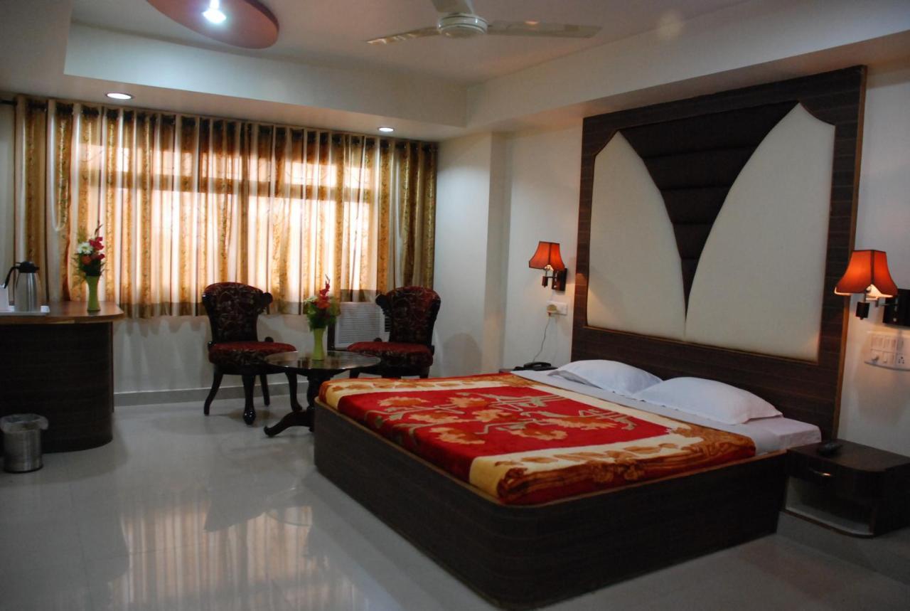 Hotel Grand Arjun Raipur  Bagian luar foto