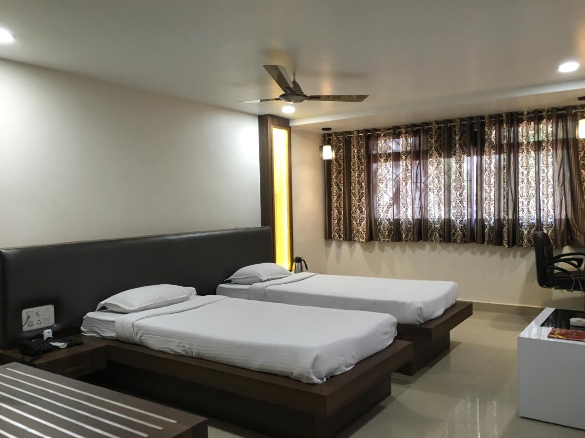 Hotel Grand Arjun Raipur  Bagian luar foto