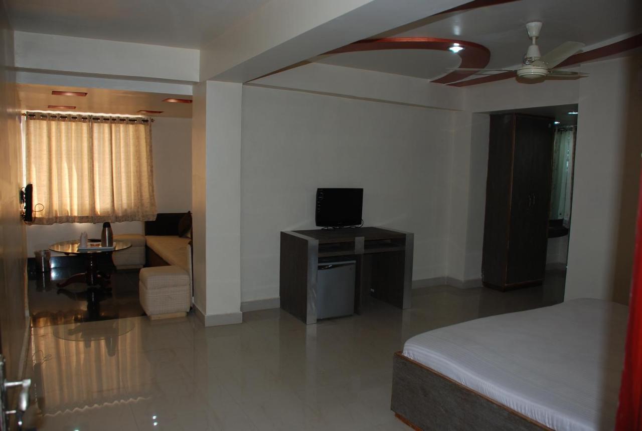 Hotel Grand Arjun Raipur  Bagian luar foto