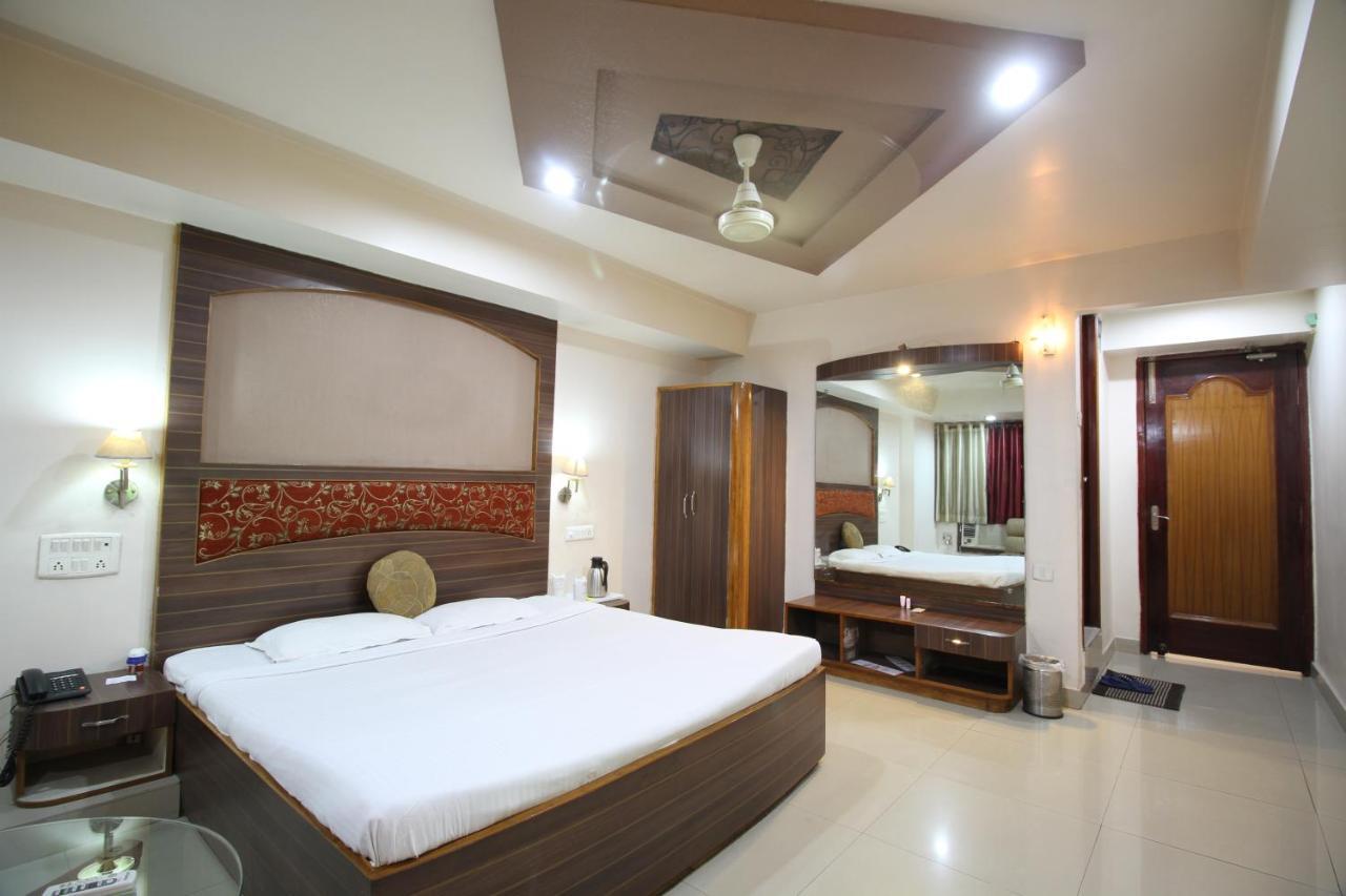 Hotel Grand Arjun Raipur  Bagian luar foto