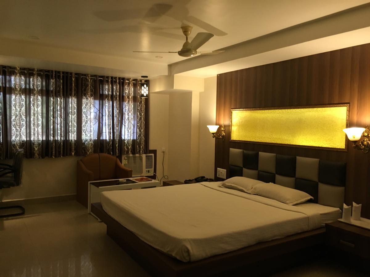 Hotel Grand Arjun Raipur  Bagian luar foto
