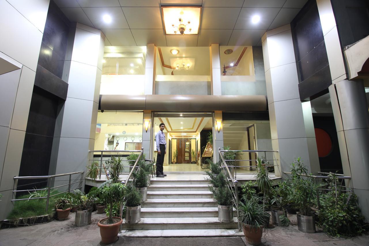 Hotel Grand Arjun Raipur  Bagian luar foto