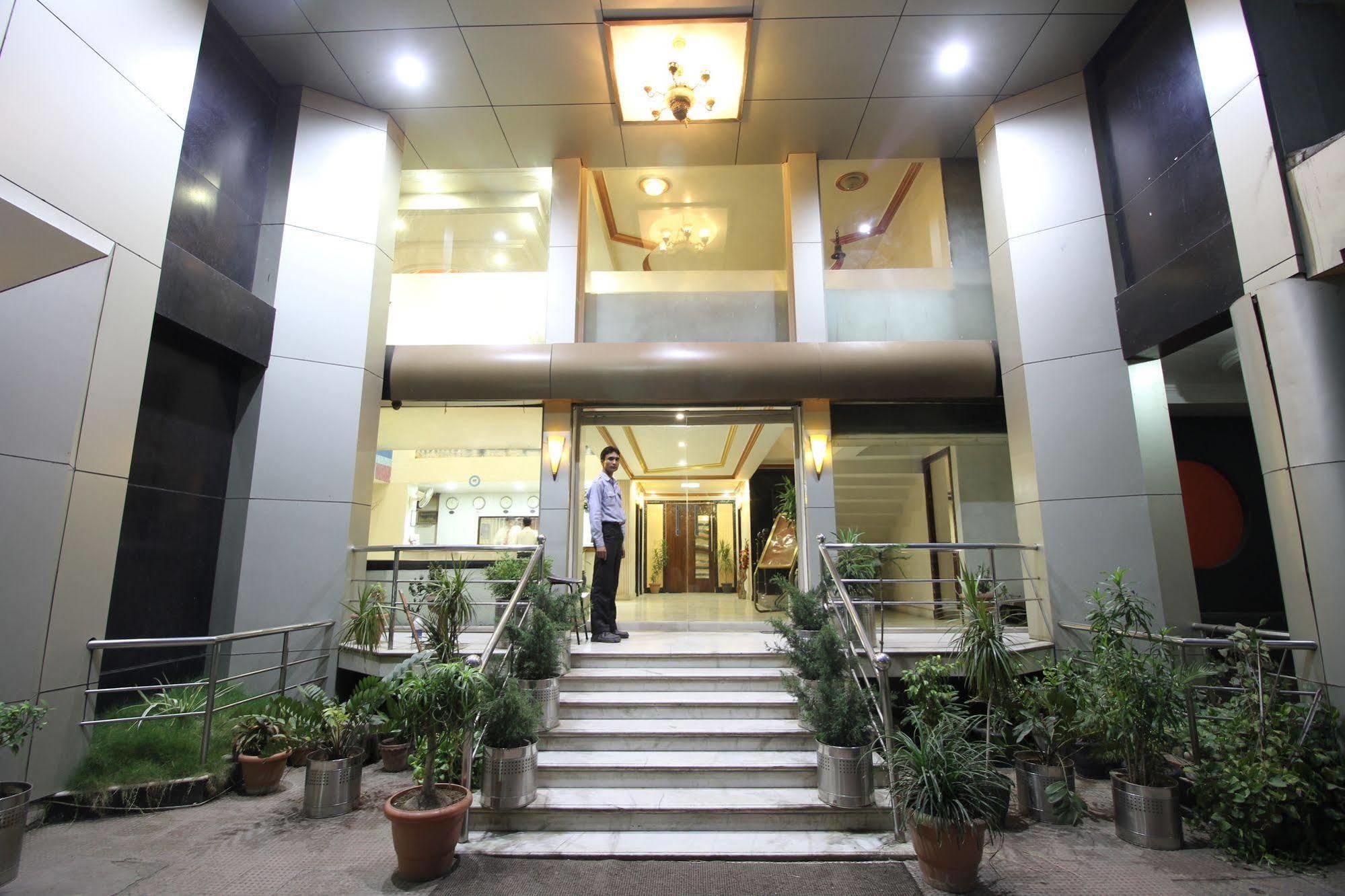 Hotel Grand Arjun Raipur  Bagian luar foto